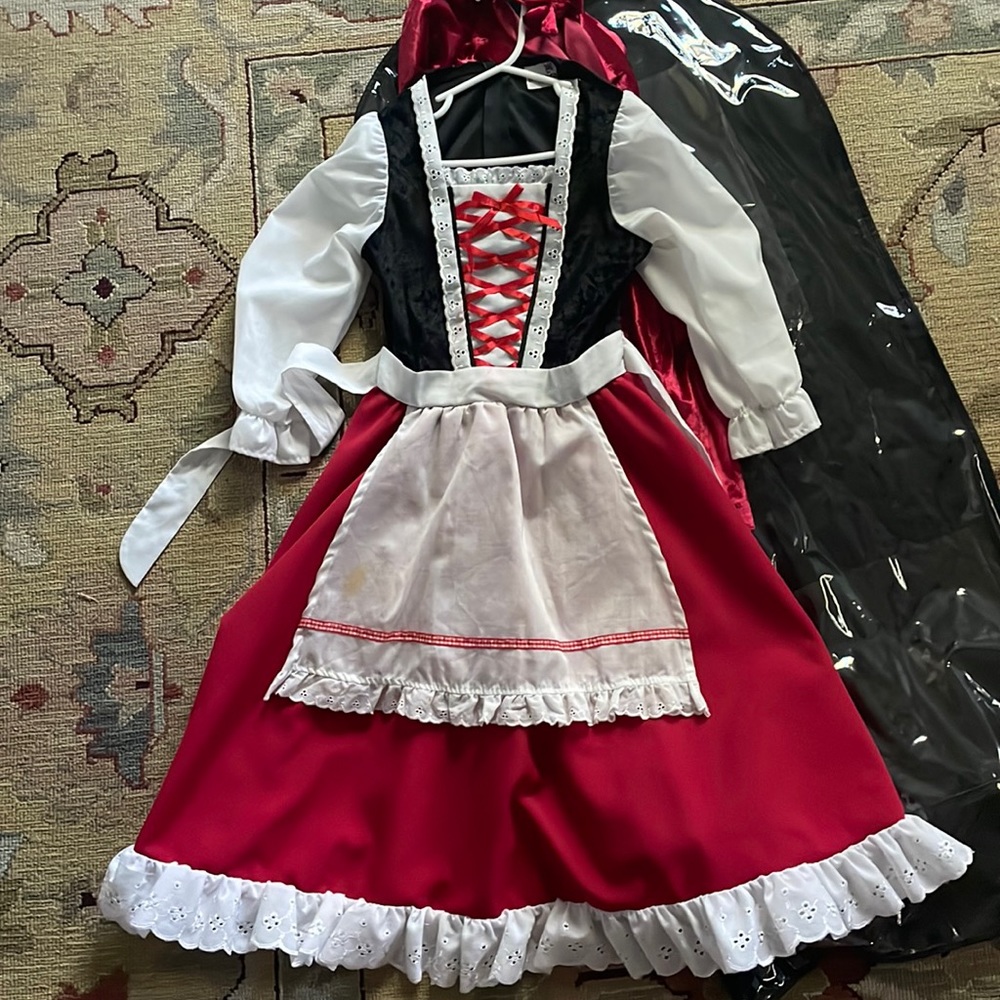 Incharacter costume Little Red Riding Hood